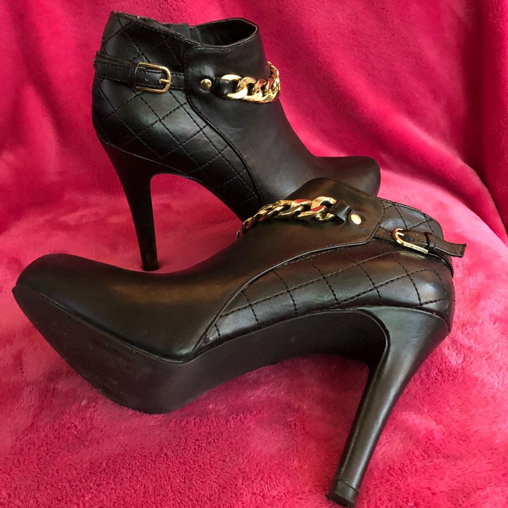 Guess Tinder Booties
